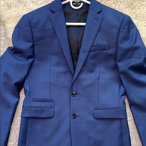 Express Blue Suit Classic Style - Picture 3 of 10